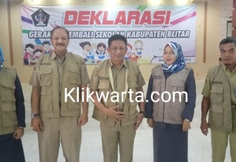 Wabup Blitar Marhaenis Urip Widodo Saat Menghadiri Kegiatan Deklarasi Gerakan Kembali Sekolah Kabupaten Blitar