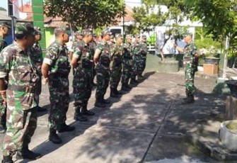 Danramil Manisrenggo Beri Pengarahan Kepada Anggota  Kapten Inf R Basuki