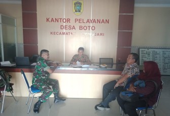 Kapten Inf Dwi haryono Danramil 22 Wonosari Datangi Kantor Desa
