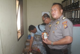 Polres Kaur Sita Ratusan Botol Miras