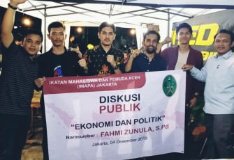 Foto bersama usai diskusi publik