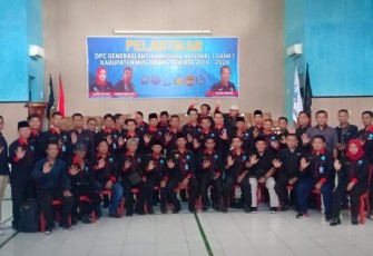 Foto bersama usai pengukuhan