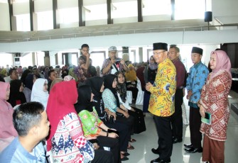 Gubernur Bengkulu Rohidin Mersyah saat memberi motivasi ke CPNS 