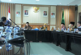 Pj Sekda Provinsi Bengkulu Hamka Sabri saat memimpin rakor