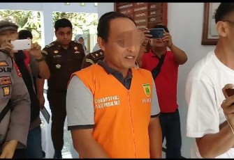 Tersangka HS saat akan dibawa ke Rutan Malabero Bengkulu