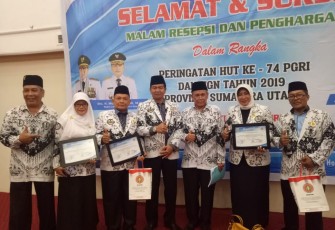 Pengurus PGRI Labuhanbatu Mendapatkan Penghargaan Dari Gubernur Sumatera Utara 