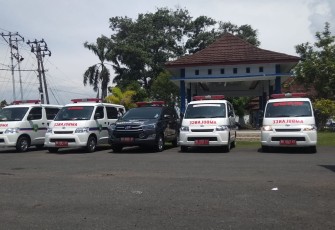 Ambulance Pemkot Bengkulu yang dikirimkan ke lokasi kejadian kecelakaan