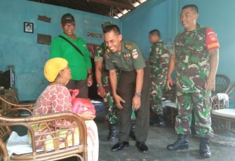Kodim Klaten Bagikan Sembako Untuk Warga Pra Sejahtera   