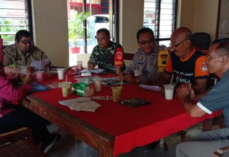 Babinsa Ceper Ikuti Rakor Terkait Penempelan Stiker Penerima Bantuan Sosial  