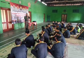 Babinsa Wonosari Berikan Materi Wasbang Kepada Anggota Senkom 