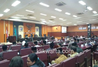 Suasana Rapat Paripurna DPRD Kabupaten Blitar tentang Penetapan Raperda Pendirian Rumah Sakit Srengat menjadi Peraturan Daerah 