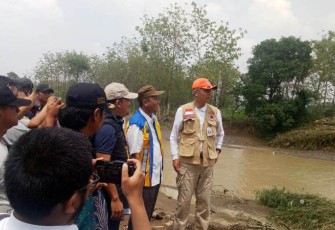 Gubernur Jateng saat tinjau tanggul sungai babakan