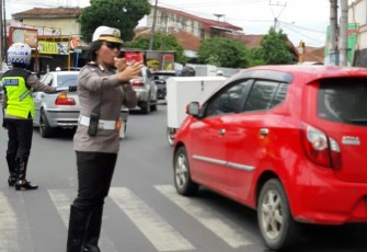 Kompol Heti Patmawati yang Memimpin kegiatan Arus Lalulintas
