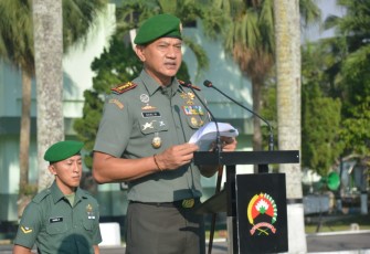 Danrem 071/ Wijayakusuma saat membacakan amanat Panglima TNI
