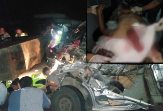 Pasca kejadian mobil gran max ringsek