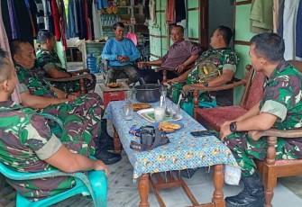 Dandim 0209/LB Komsos ke Rumah Warga