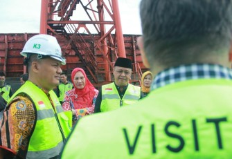 Investor Australia Tinjau Langsung Lokasi Pulau Baai Bengkulu