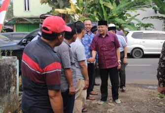 Gubernur Bengkulu Rohidin Mersyah saat melakukan kunjungan dan bersilaturahmi dengan masyarakat Suku Lembak