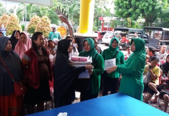 Baksos Persit Kartika Chandra Kirana Daerah Jaya untuk Korban Banjir Pondok Bambu Jaktim