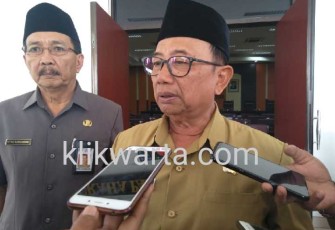 Bupati Blitar Rijanto saat dihubungi awak media seusai rapat paripurna di DPRD Kabupaten Blitar 