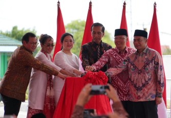 Peresmian Monumen Pahlawan Nasional Ibu Agung Fatmawati Soekarno di Simpang Lima Kota Bengkulu