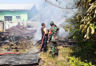 Rumah Pedagang Ayam Ludes Terbakar