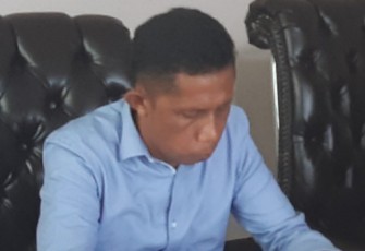 Ketua Komisi 1 DPRD SBB Jamadi Darman