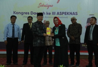 Gubernur Bengkulu Rohidin Mersyah Dan Nyimas Linda Emilia