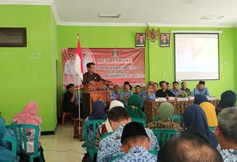 Ketua DPRD Kabupaten Blitar Suwito Saren Satoto saat memberikan sambutan 