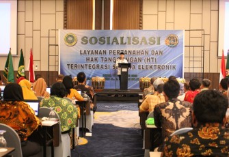 Gubernur Bengkulu  Rohidin Mersyah Saat Memberikan Kata Sambutan 