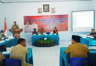 Camat Bakung R. Julison P. saat memberikan sambutan di Musrenbang Kecamatan Bakung tahun 2020