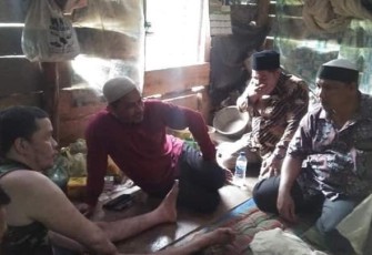 Ketua DPRK Aceh Utara kunjungi Warga Lumpuh Nisam Antara