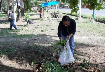 Dinas Komunikasi Informatika dan Persandian Kota Bengkulu Lakukan Kerja Bakti di Pantai Panjang 