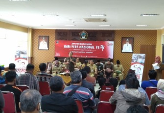 Bupati Rijanto saat menyampaikan sambutan pada perayaan dan tasyakuran HPN ke- 74 di kabupaten Blitar 