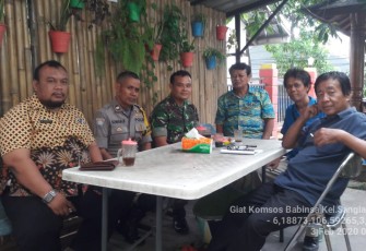 Babinsa Koramil 06/Jtu Turun ke Wilayah Binaan Lakukan Komsos