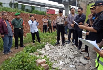 Koramil 703/Teluk Pucung Ikut Amankan Ekskusi Lahan Pembangunan Proyek Kereta Cepat