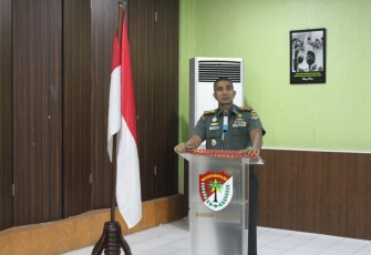 Seluruh Prajurit Mendengarkan Jam Komandan Kodim 0503/JB