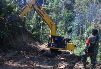 Pembukaan Jalan dalam Pra TMMD Kodim Simalungun
