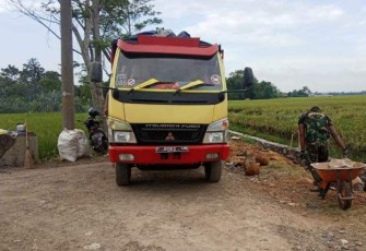 Dropping Material Talud TMMD Reguler Pekalongan Berlanjut ke Arah Bulaksari