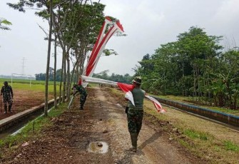 Puluhan Umbul-umbul Mulai Dipasang Sepekan Sebelum Pembukaan TMMD Pekalongan