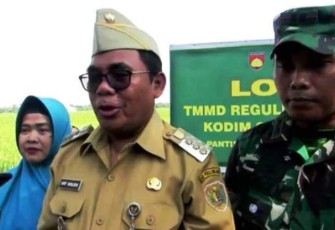 Bupati Pekalongan Asip Kholbihi