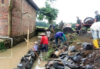 Hujan Dan Air Kendala Pembangunan Talud TMMD Reguler Pekalongan