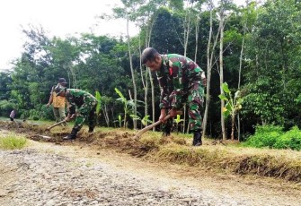 Pekerjaan Awal Pengaspalan Jalan di Pantirejo Pekalongan