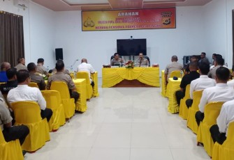 Kapolda Aceh Irjen Pol. Drs.Wahyu Widada M Phil saat melakukan silaturahmi tatap muka dengan Personel Polres Aceh Singkil.