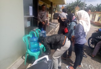 Polres Batanghari dan Polsek Jajaran Sediakan Antiseptik di Tempat Pelayanan