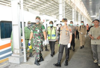 Aksi Kodim dan Polres serta Pemkab Brebes Semprot Disinfektan Virus Corona
