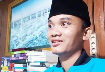Ketua Panitia Pemilihan Kepala Desa Waimital Hanapi