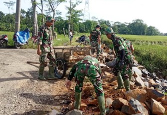 Jika Saja Tidak Ada Gerobak Bisa Tidak Rampung Talud TMMD