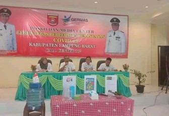 Paijo saat konferensi pers di Posko dan Media Center Tugas Percepatan Penanganan Covid-19