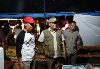 Rohidin saat memantau posko terpadu area selatan bersama FKPD